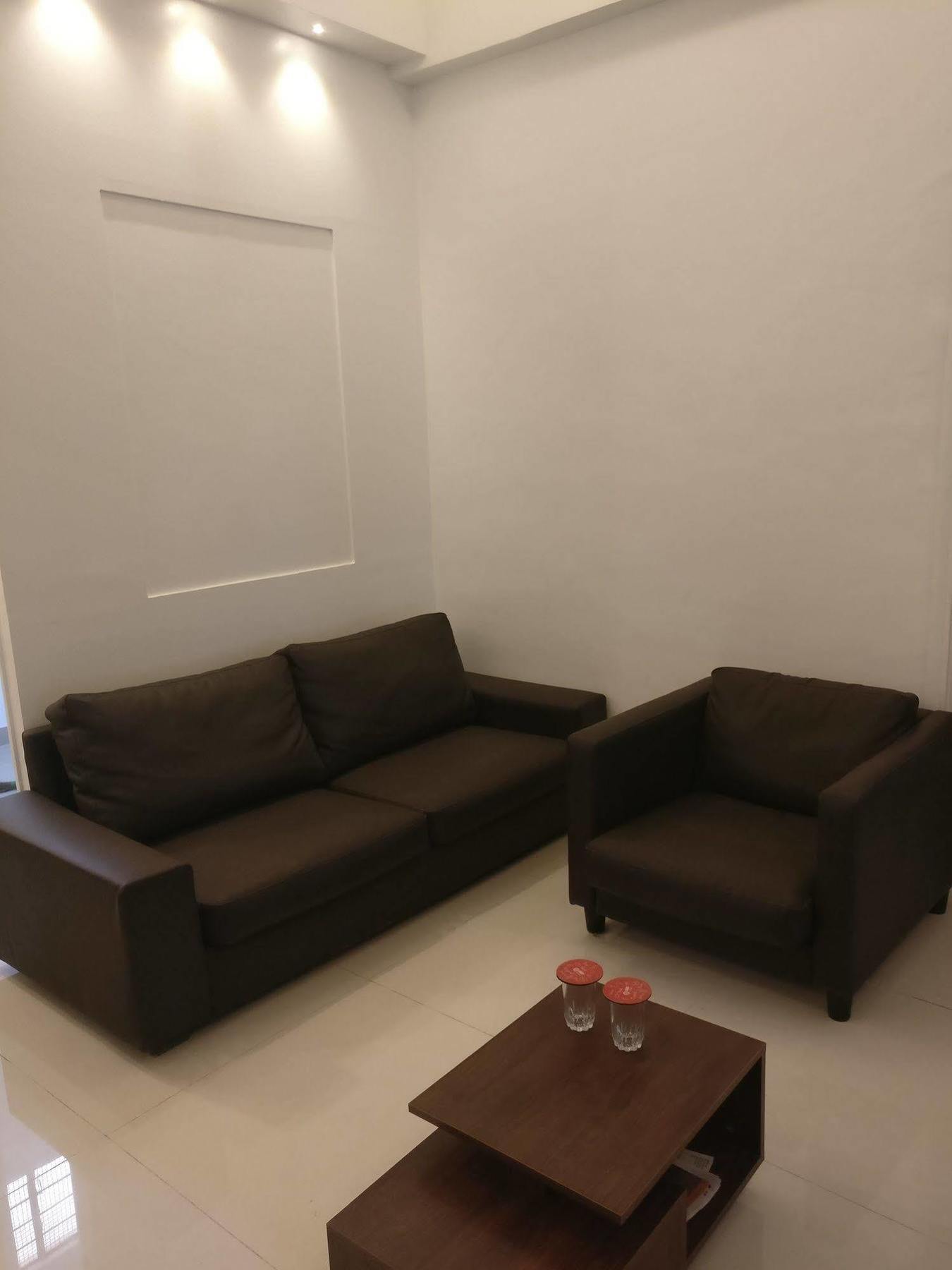 Oyo 1065 Hotel Hmr Royal Inn Pune Zewnętrze zdjęcie