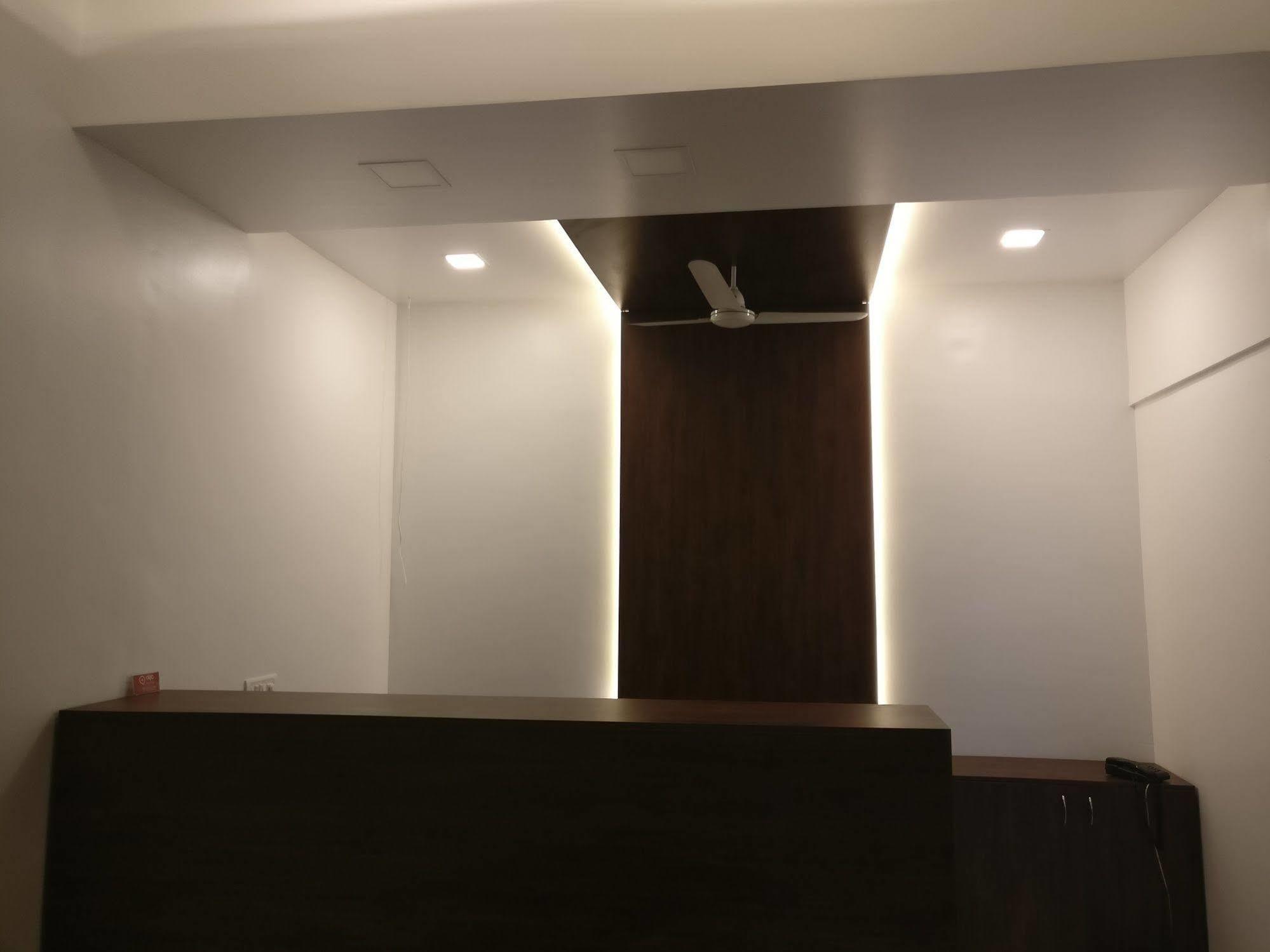 Oyo 1065 Hotel Hmr Royal Inn Pune Zewnętrze zdjęcie